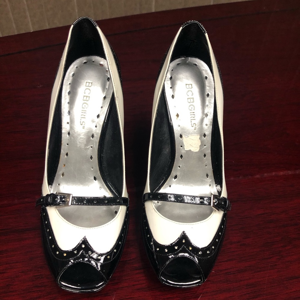 BCBGIRLS Heels Size6